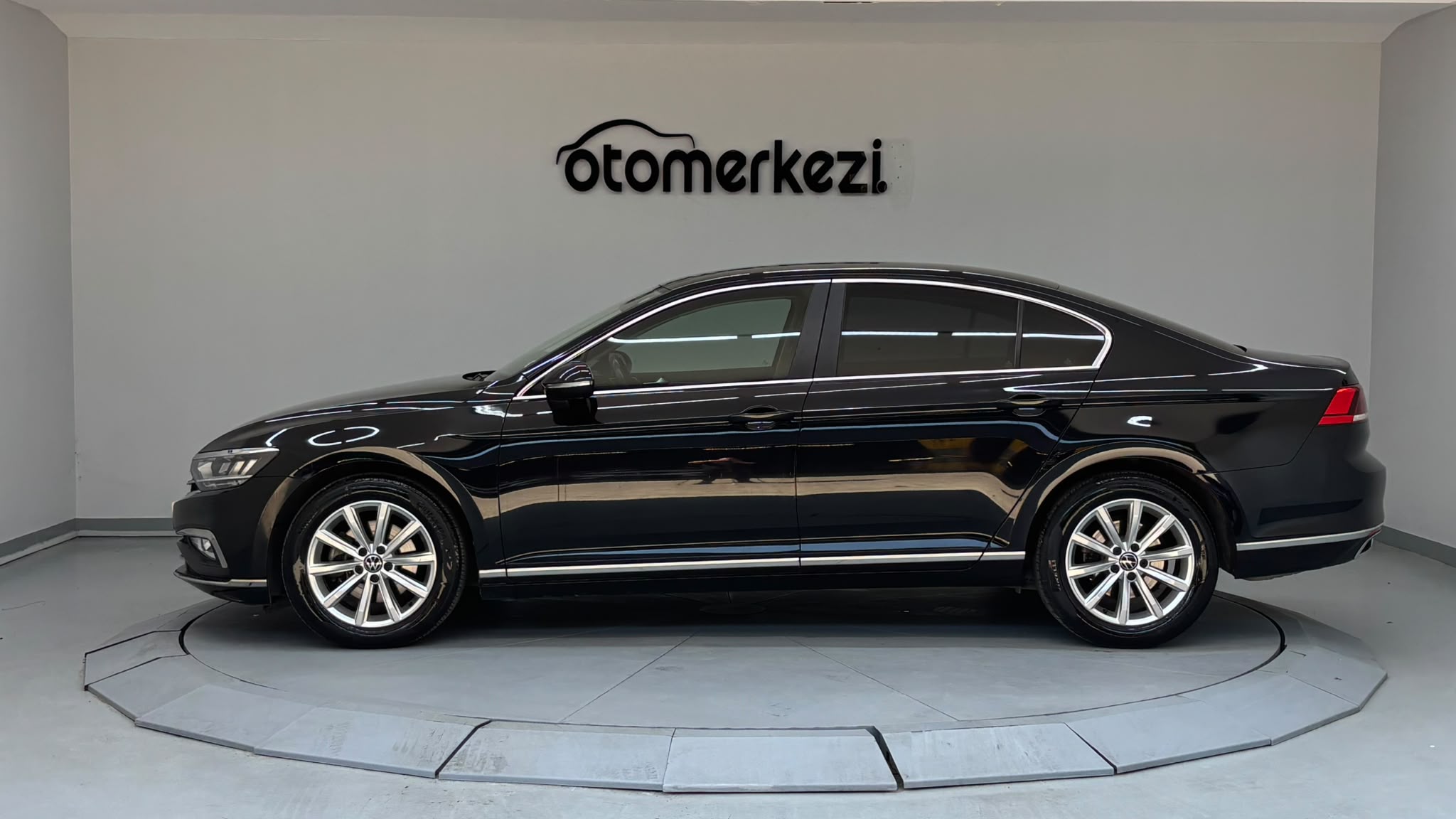 VOLKSWAGEN PASSAT 2